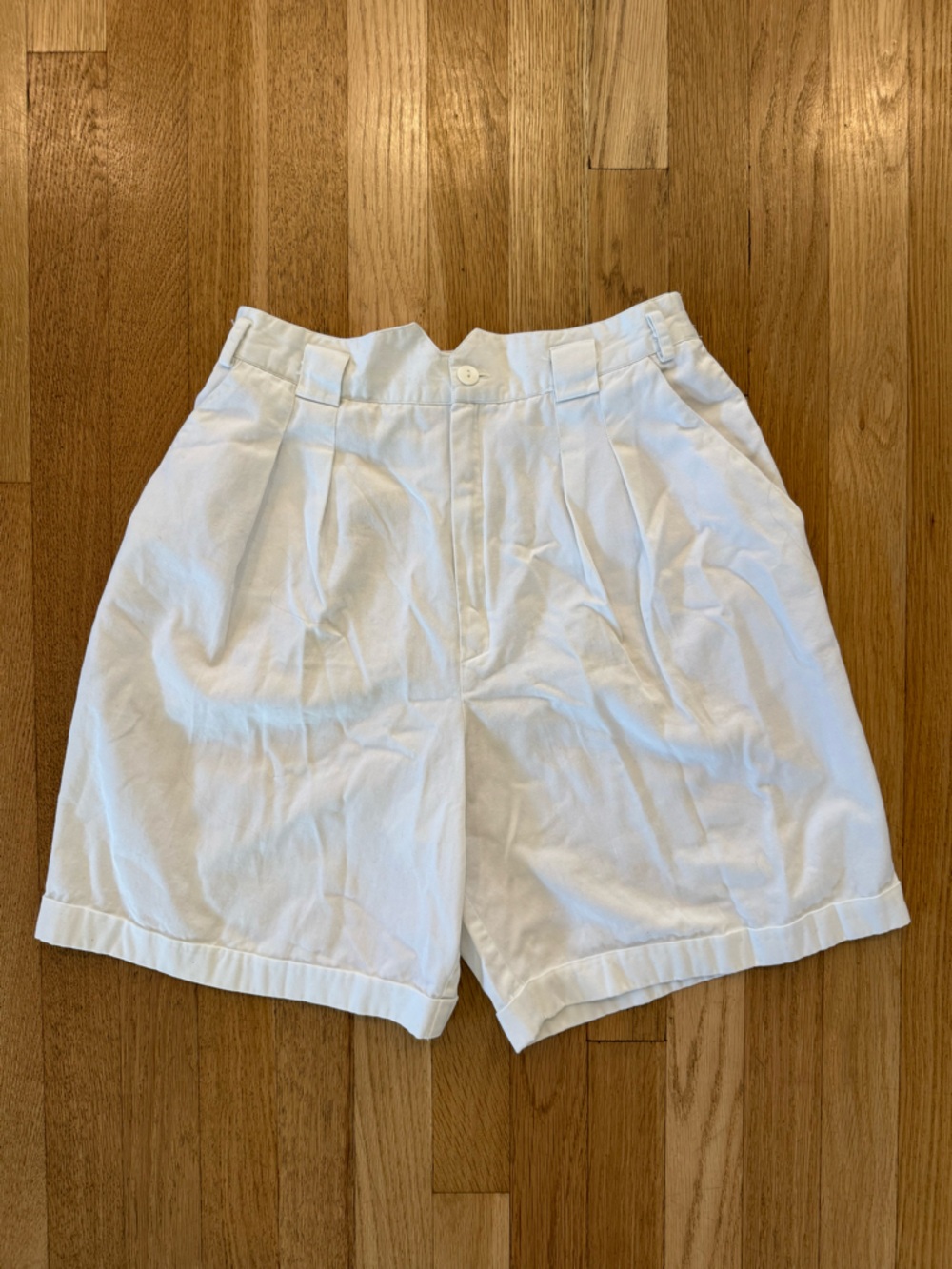 Vintage 100 percent cotton White Women's Elastic-Waist Shorts
